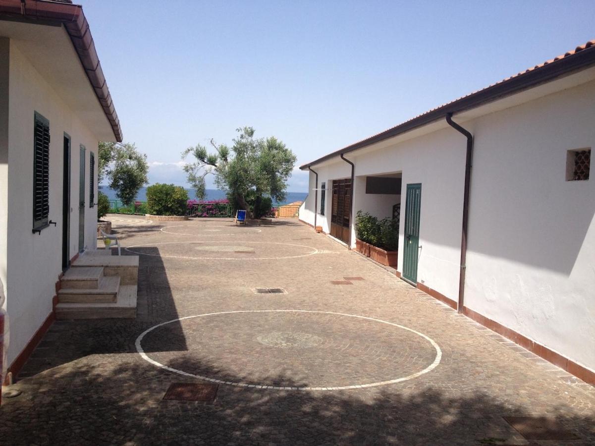 Casa Vacanze Fronte Apartment *